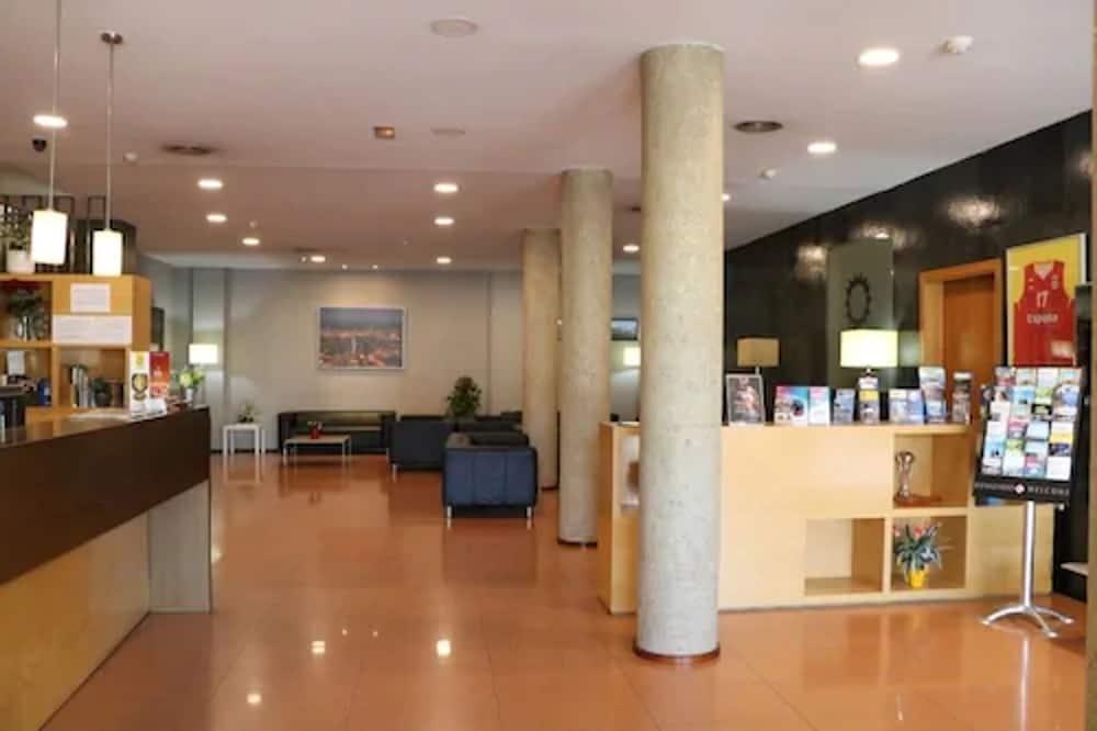 Hotel Flora Parc Castelldefels Extérieur photo