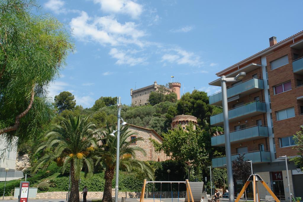 Hotel Flora Parc Castelldefels Extérieur photo