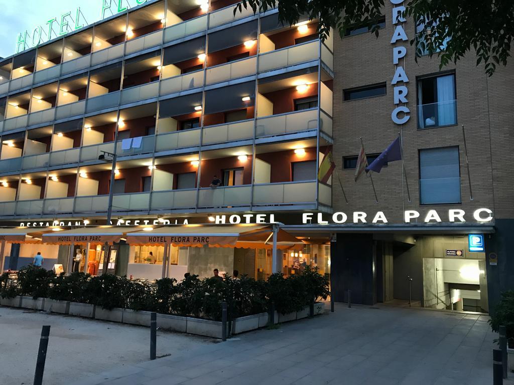 Hotel Flora Parc Castelldefels Extérieur photo