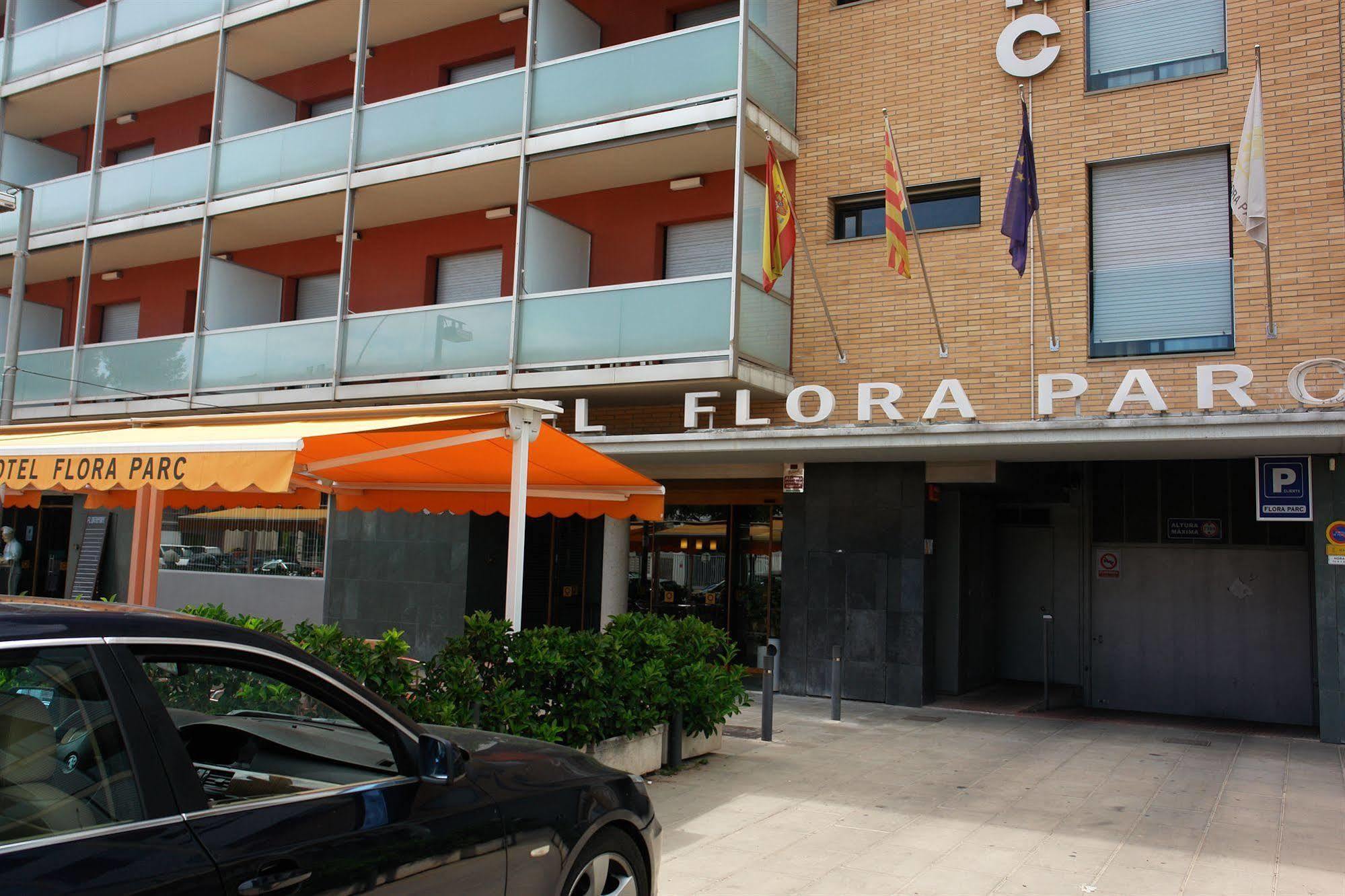 Hotel Flora Parc Castelldefels Extérieur photo