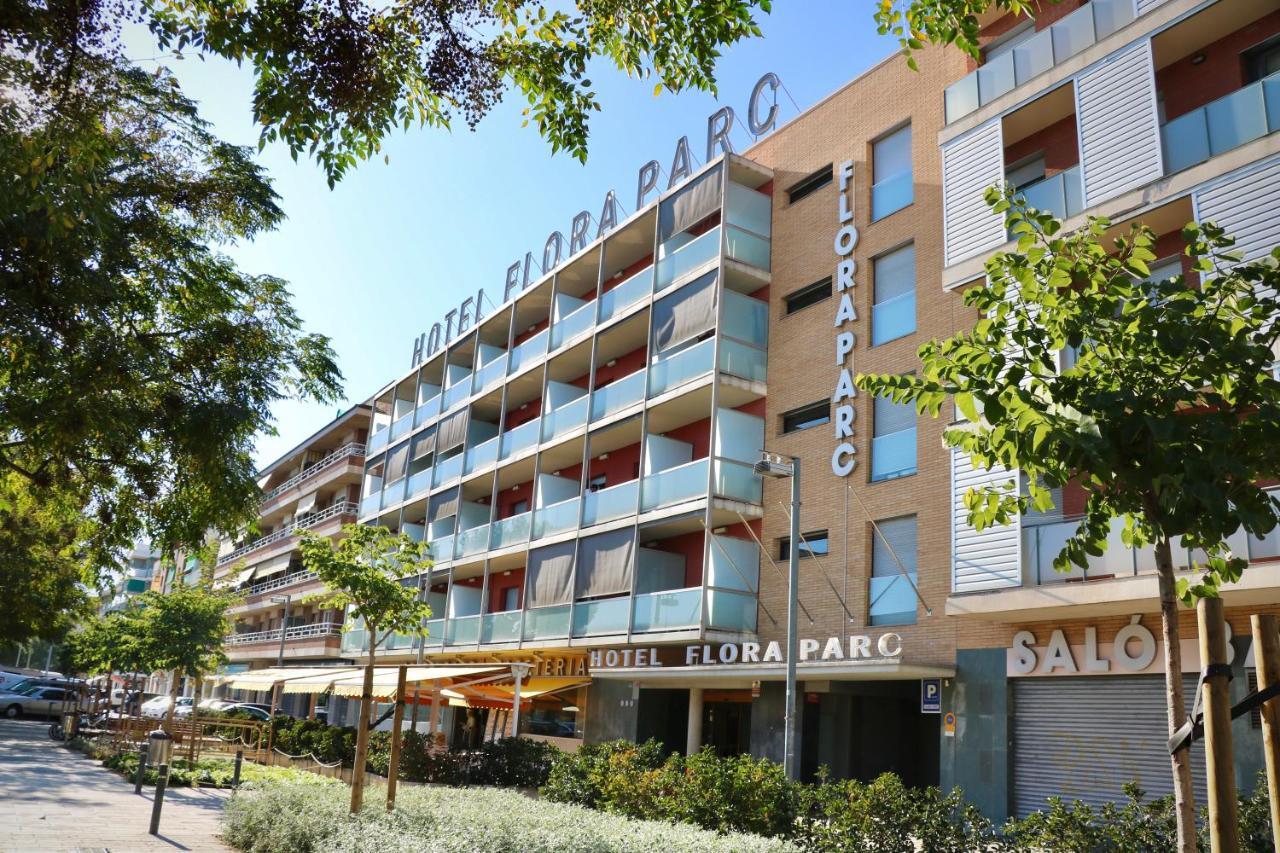 Hotel Flora Parc Castelldefels Extérieur photo